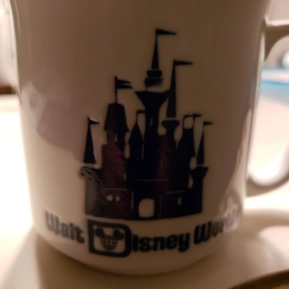 WALT DISNEY PARKS RETRO MUG - Picture 2 of 5
